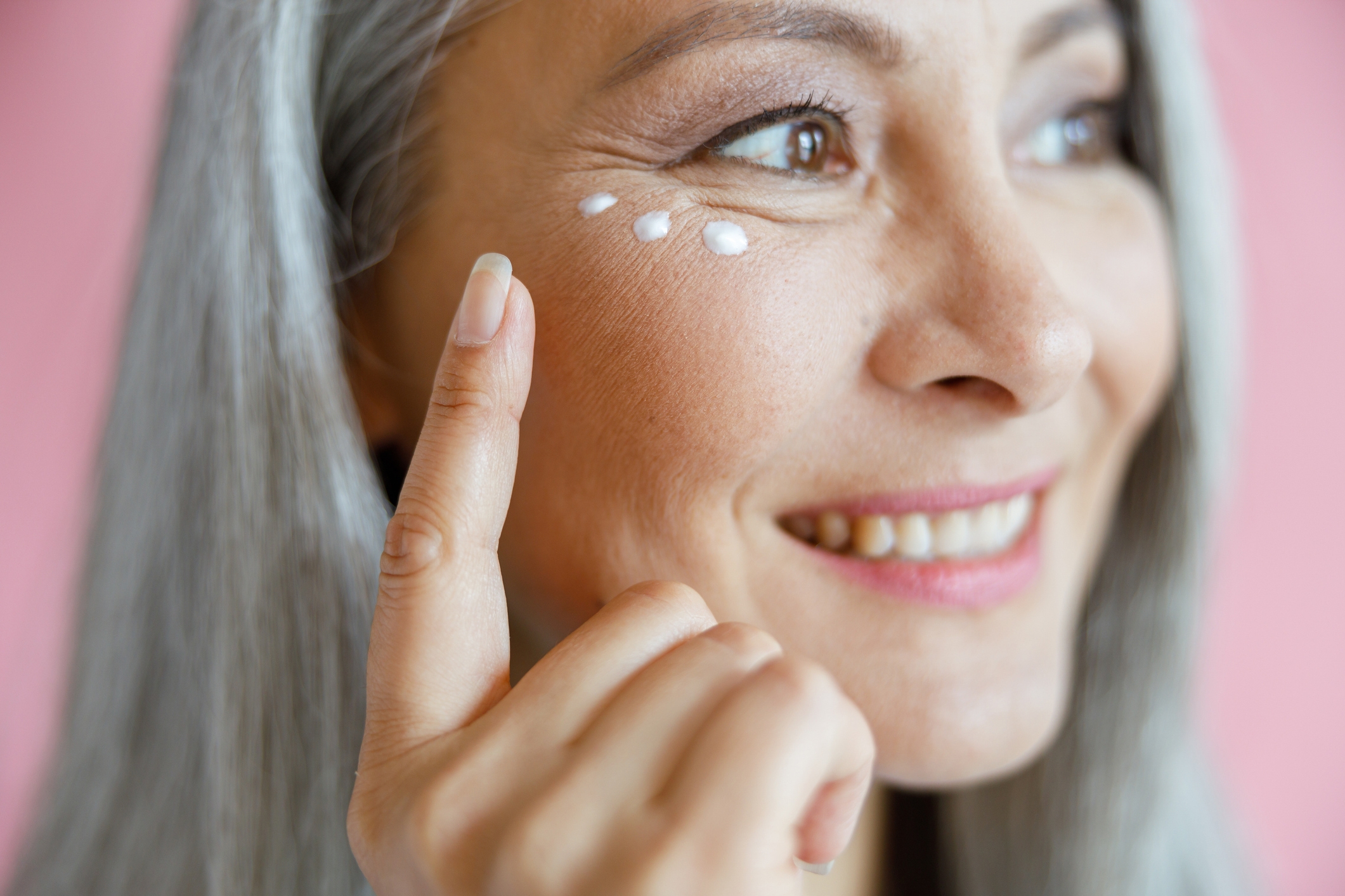 Face Cream and Eye Cream: Your Allies in Achieving Ageless Beauty 