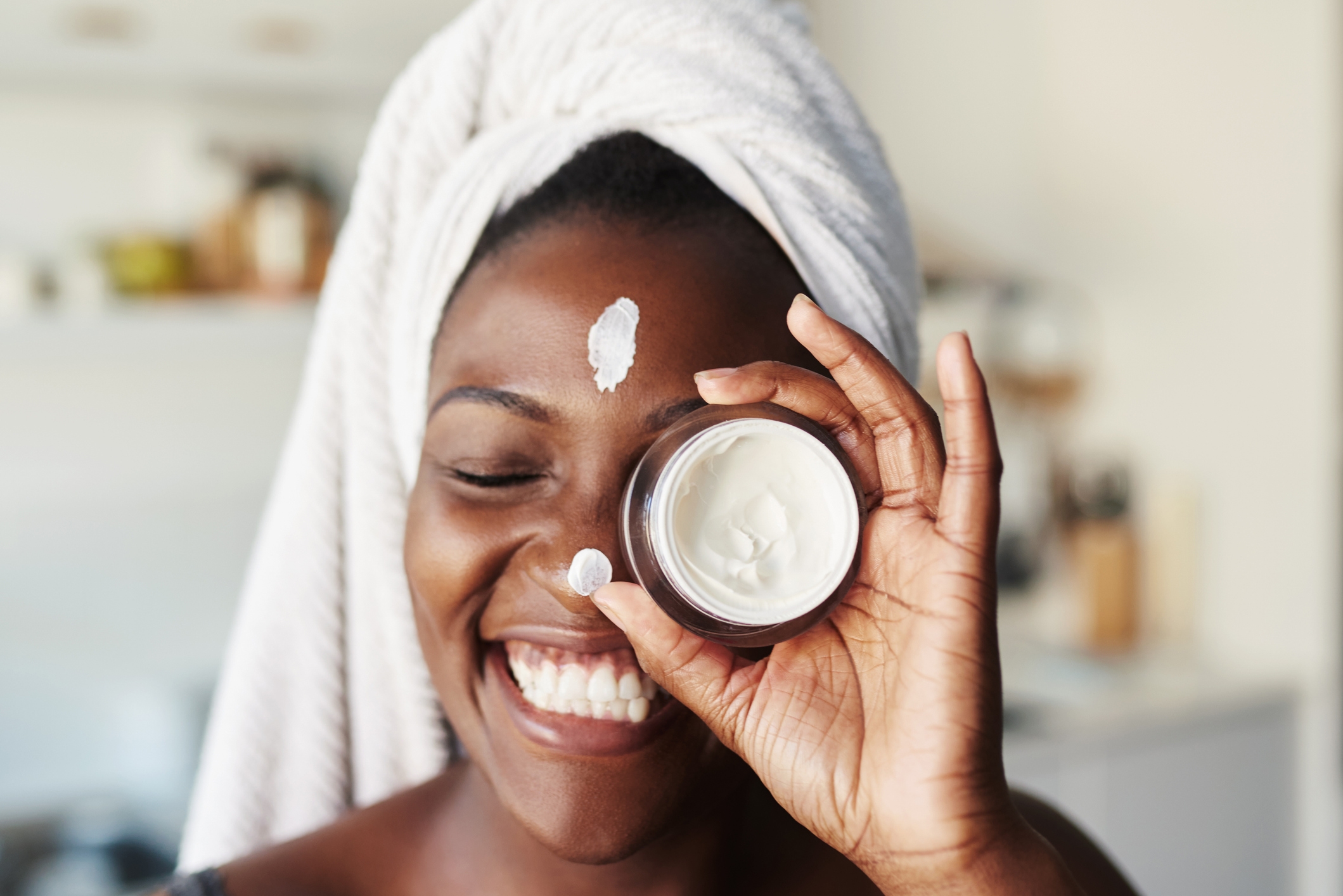 Hydration Heroes: Why a Good Face Moisturizer is Key To Anti-Aging 